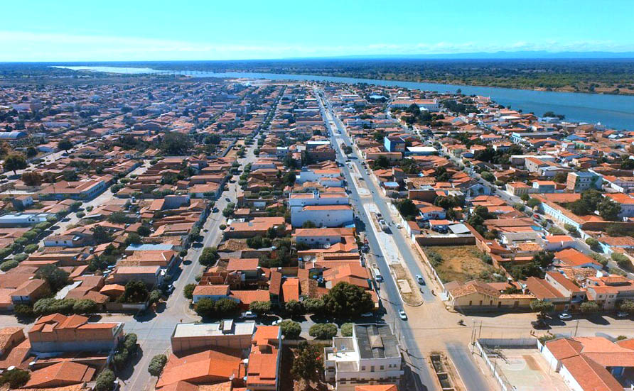 Do Rio Grande até a torneira de casa: o sistema de abastecimento urbano da Cidade da Barra (BA)