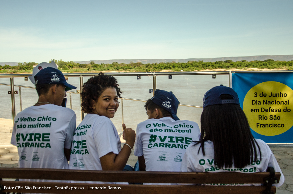 “Chegou a hora de beijar o rio”: população de Ibotirama (BA) adere às atividades da campanha Vire Carranca