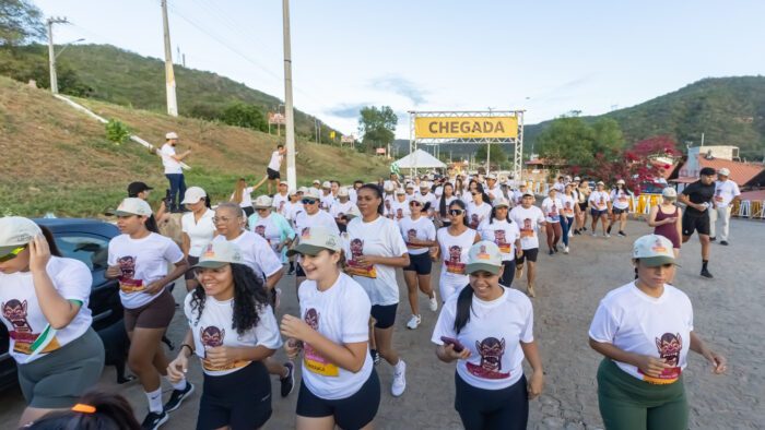 Campanha “Eu Viro Carranca para Defender o Velho Chico” em Canindé do São Francisco (SE) reuniu esporte, cultura, educação ambiental e ações de revitalização às margens do Rio São Francisco